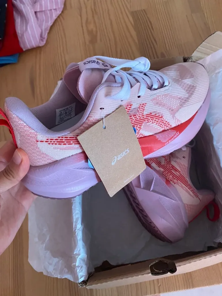 Käytetty Asics Novablast 5 bike — kuva 8 / 8