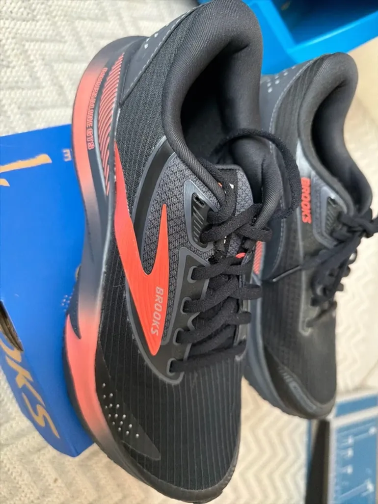 Used Brooks Adrenaline GTS24 bike — image 3 of 5