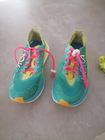 Hoka Rocket X2 bike d'occasion — image 1 sur 9