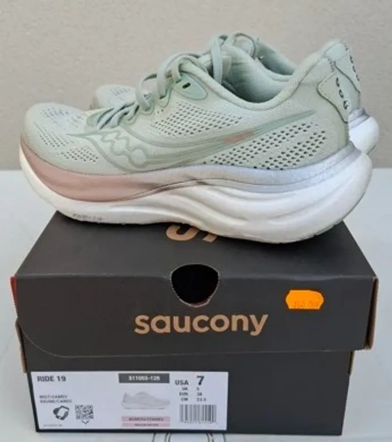 Used Saucony Ride 19 Running Shoes