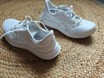 Used Asics Jolt 4 bike — image 2 of 7