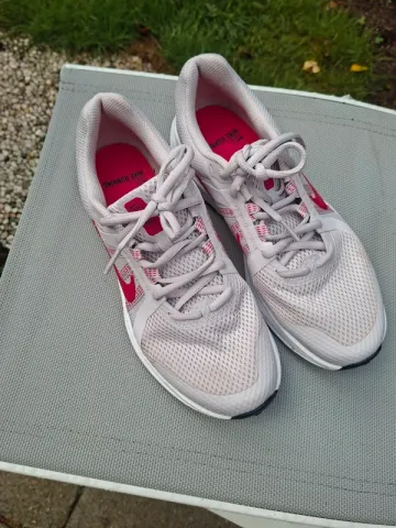 Used Nike Laufschuhe bike — image 1 of 4