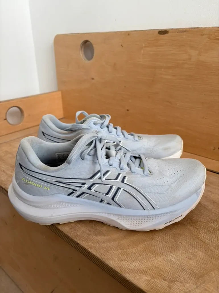 Used Asics GT-2000 14 bike — image 1 of 8