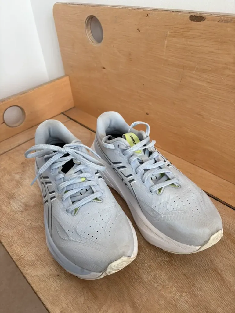 Used Asics GT-2000 14 bike — image 3 of 8