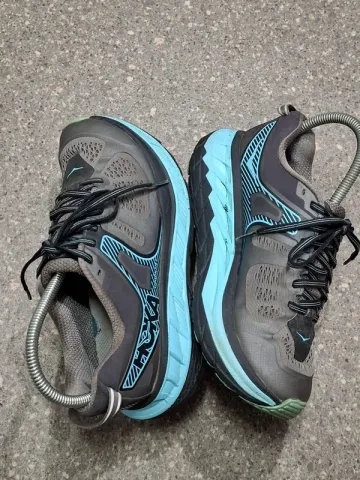 Used Hoka Sneakers da corsa bike — image 2 of 15