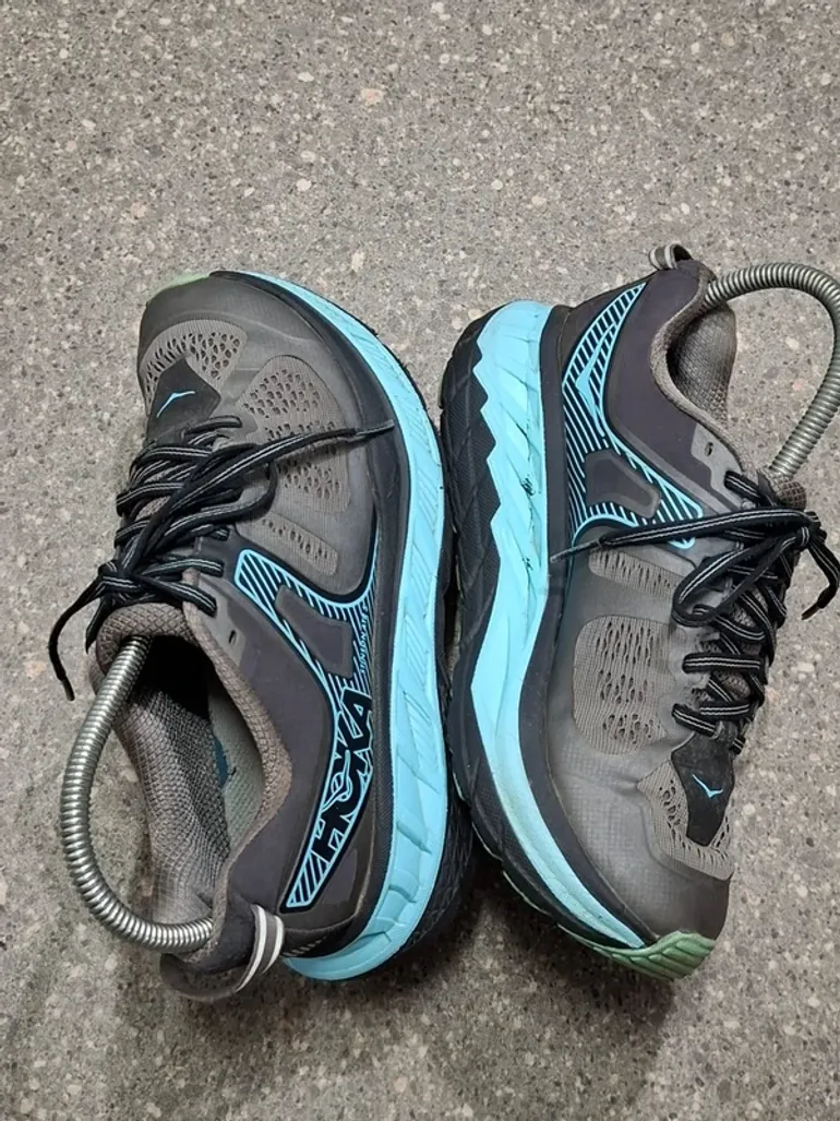 Used Hoka Sneakers da corsa bike — image 2 of 15