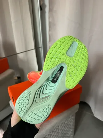 Used Nike Zoom Fly 6 bike — image 4 of 8