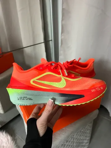 Used Nike Zoom Fly 6 bike — image 3 of 8