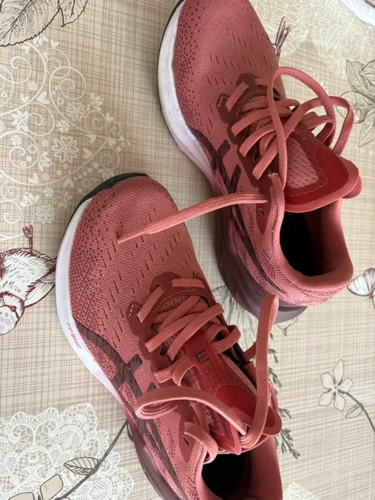Used Asics FFBlast bike — image 2 of 5