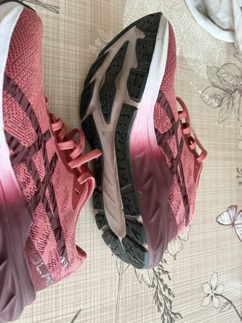 Used Asics FFBlast bike — image 5 of 5