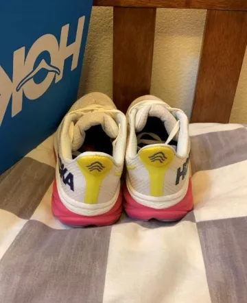 Hoka running shoes bike d'occasion — image 6 sur 12