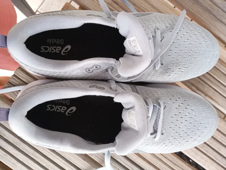 Used Asics Gel Glorify 6 bike — image 7 of 8