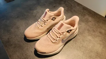 Used White React Revision bike — image 2 of 3