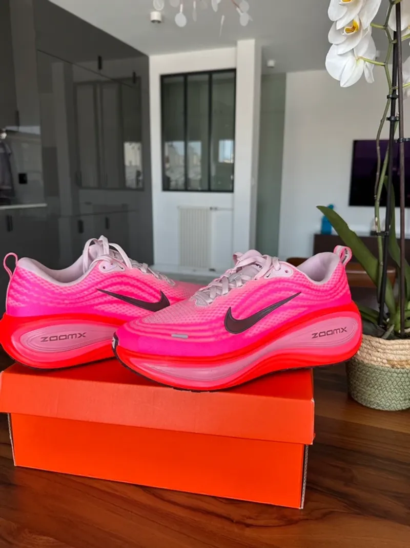 Used Hyper Vomero Plus Running Shoes