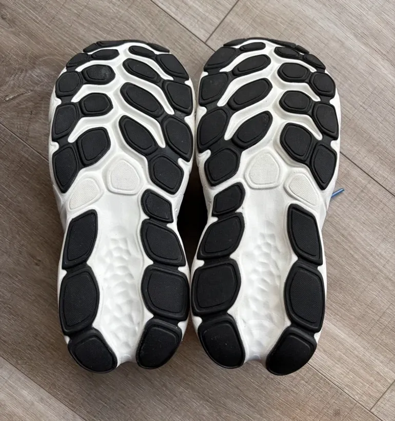 Used New Balance Fresh Foam X More v4 bike — image 4 of 7