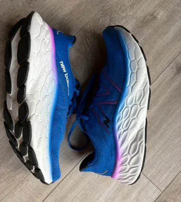 Used New Balance Fresh Foam X More v4 bike — image 3 of 7