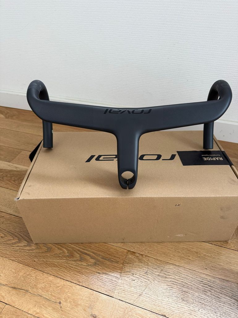 Roval Rapide Cockpit 2025 bike usato — immagine 2 di 7