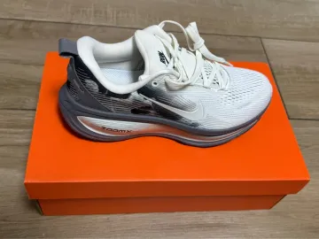 Used Nike Vomero 18 SE bike — image 10 of 10