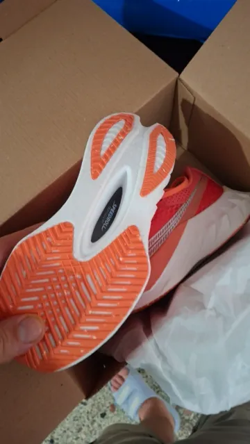 Saucony Endorphin Pro 4 bike d'occasion — image 6 sur 13