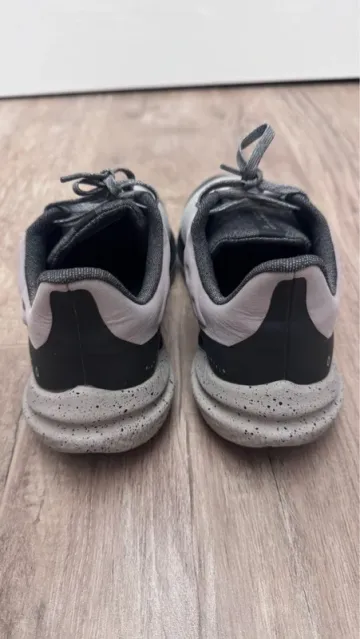 Used Nike Air Winflo 9 Shield bike — image 4 of 7