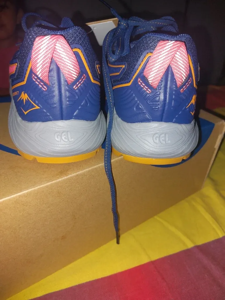 Used Asics Running Shoes bike — image 4 of 8