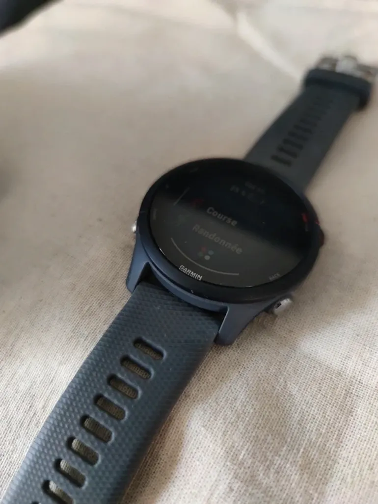Used Garmin Forerunner 255 bike — image 4 of 6