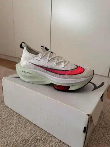 Tweedehands White Air Zoom Alphafly bike — afbeelding 1 van 3
