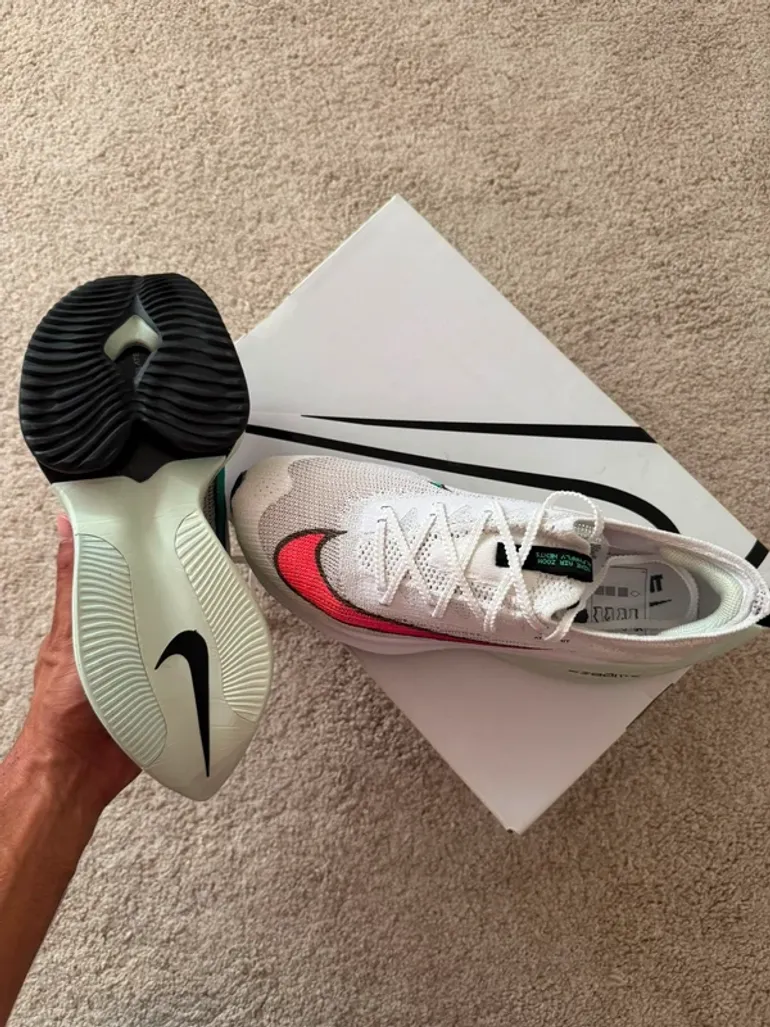 Tweedehands White Air Zoom Alphafly bike — afbeelding 3 van 3