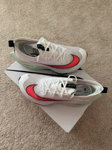 Tweedehands White Air Zoom Alphafly bike — afbeelding 2 van 3