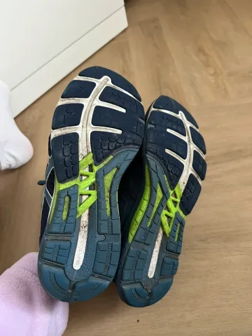 Used Asics Running Shoes bike — image 8 of 8