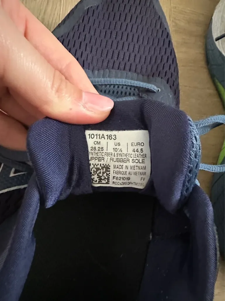Used Asics Running Shoes bike — image 7 of 8