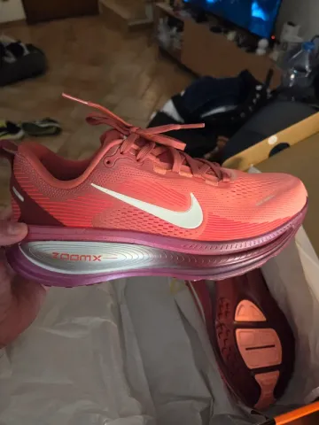 Nike Vomero 18 SE bike usato — immagine 1 di 7