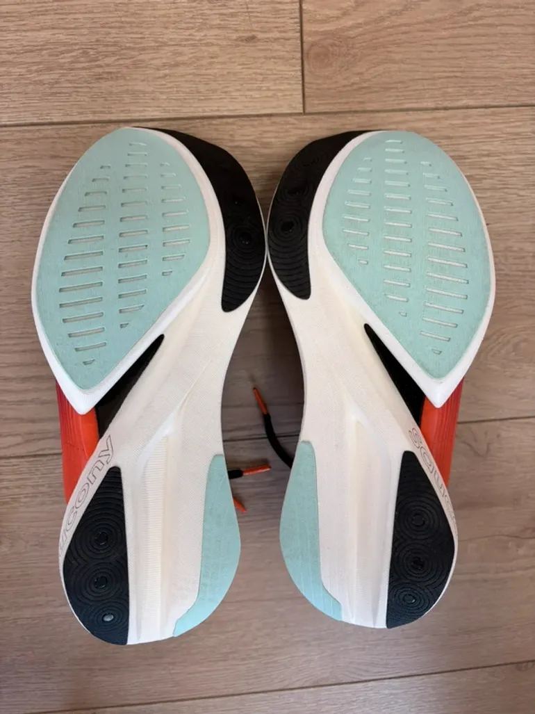 Używany Saucony Endorphin Elite 2 bike — zdjęcie 3 z 5