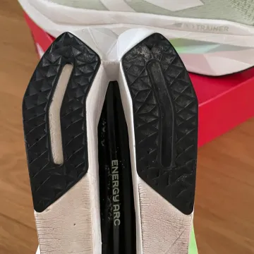 Used New Balance SC Trainer v3 bike — image 6 of 10