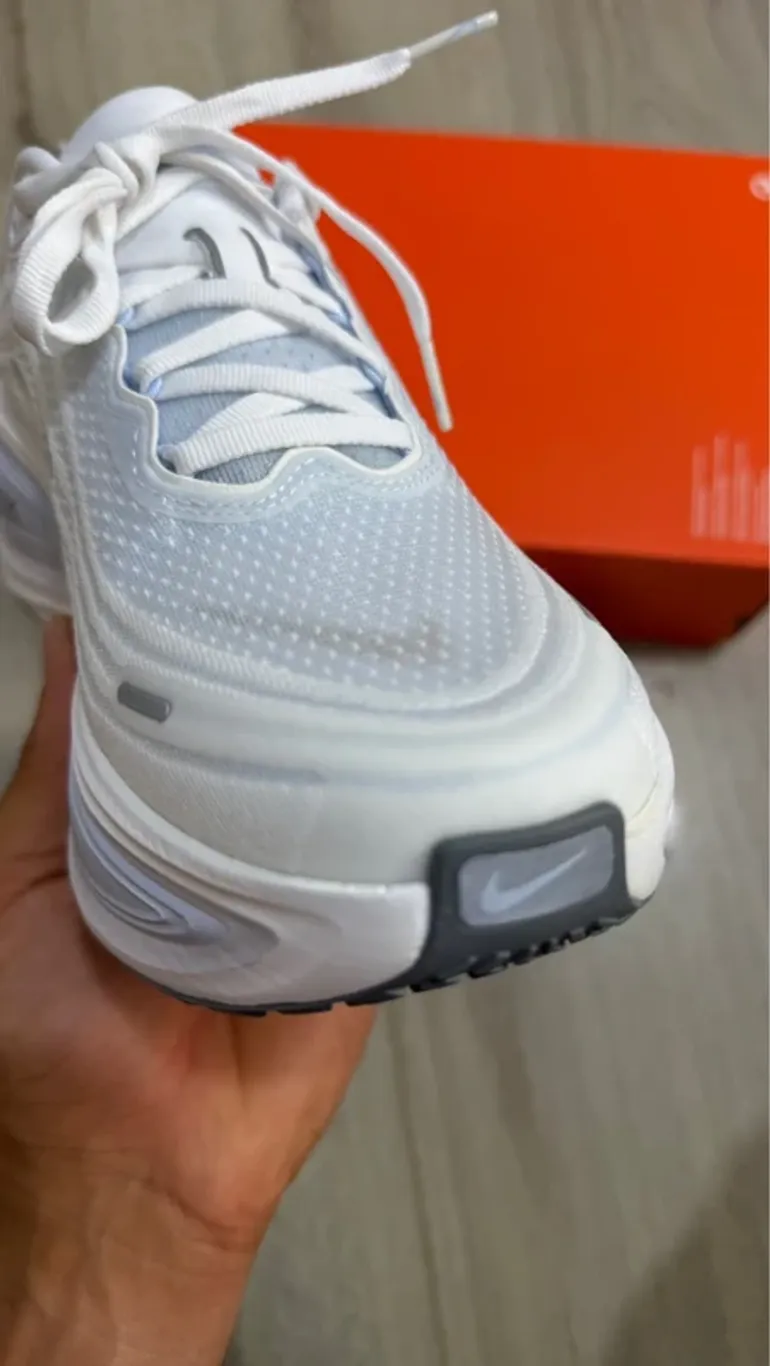 Used Nike Vomero Plus bike — image 3 of 10