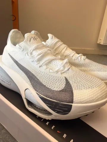 Used Nike AlphaFly 3 bike — image 3 of 3