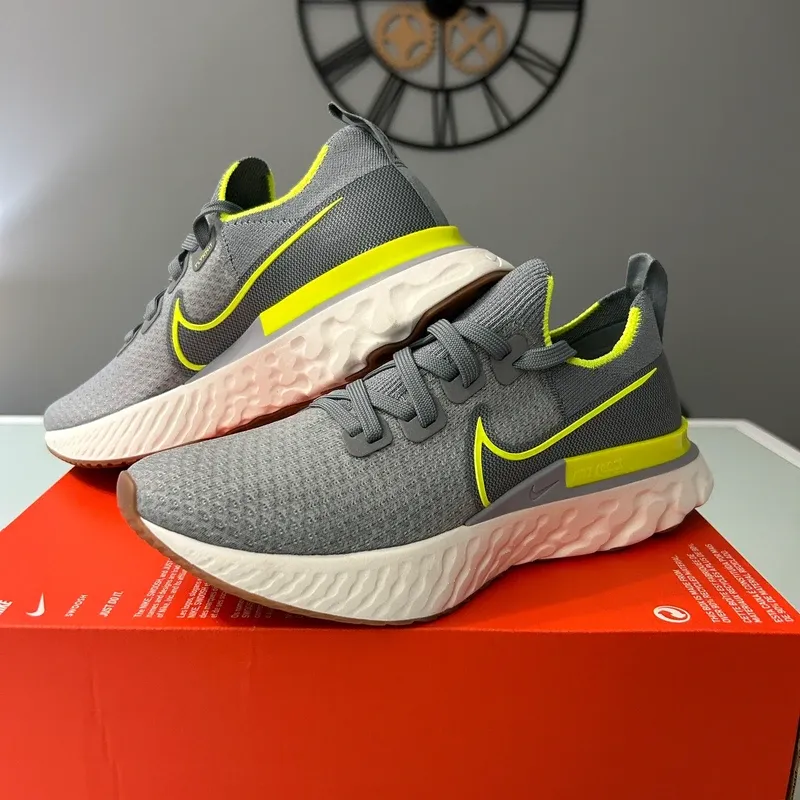 Käytetty Nike Infinity Run Running Shoes