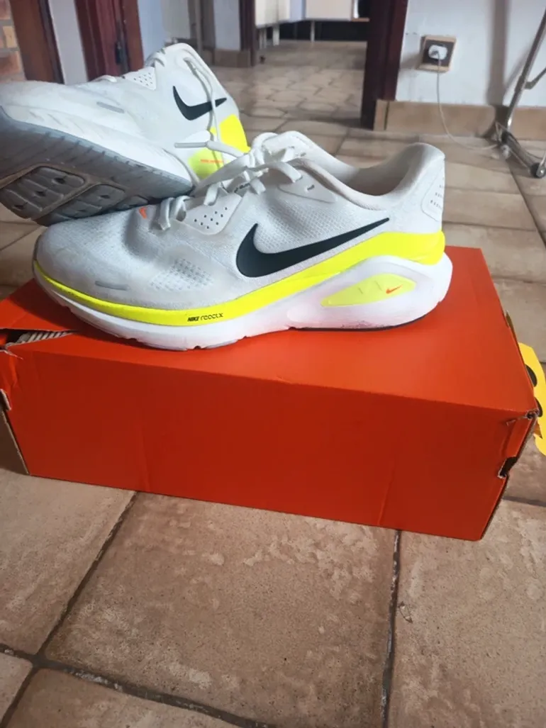 Brugt Nike Running Shoes bike — billede 1 af 5