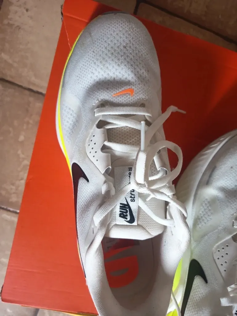 Brugt Nike Running Shoes bike — billede 2 af 5