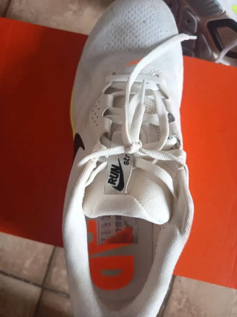Brugt Nike Running Shoes bike — billede 4 af 5