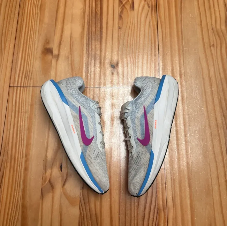 Tweedehands Nike Winflo 11 bike — afbeelding 3 van 4
