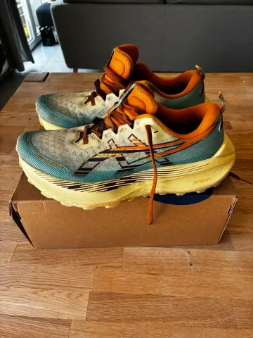 Used Asics Trabuco Max 4 bike — image 2 of 7
