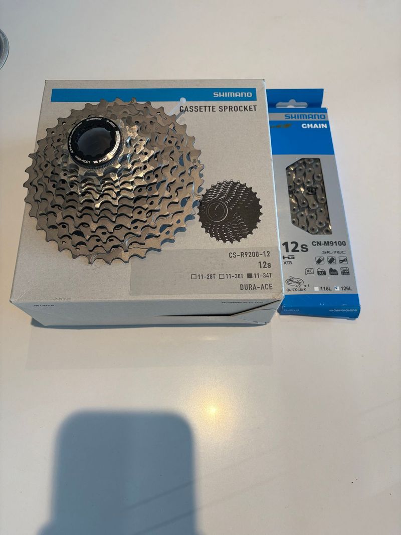 Used Shimano Dura-ace CS-R9200 2026 Drivetrain & Pedals
