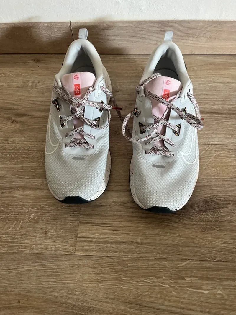 Nike Trail Running Shoes d'occasion