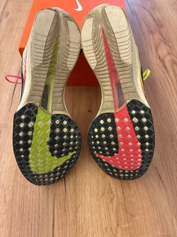 Used Nike ZOOMX Vaporfly NEXT% 3 bike — image 8 of 12