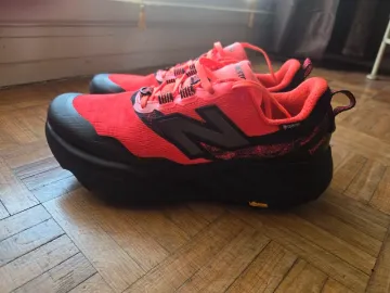 Used New Balance Hierro V9 Gore Tex bike — image 2 of 7