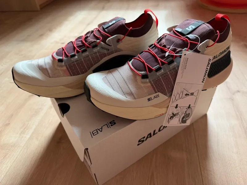 Used Genesis Slab Running Shoes