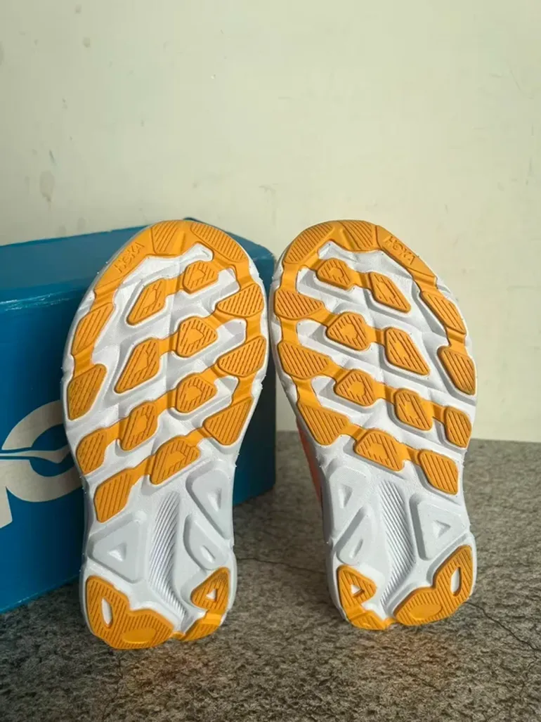 Tweedehands Hoka Clifton 9 bike — afbeelding 6 van 7