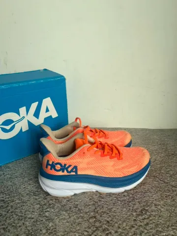 Tweedehands Hoka Clifton 9 bike — afbeelding 2 van 7