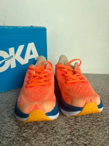Tweedehands Hoka Clifton 9 bike — afbeelding 1 van 7